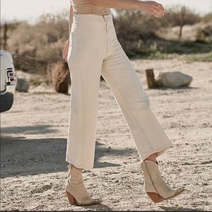 NWT Levi's Wellthread Ribcage Wide Leg Crop Jeans